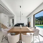 וילה Casa Yiava *