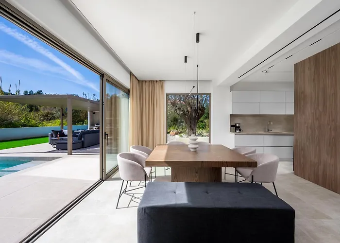 Casa Yiava * إياليسوس