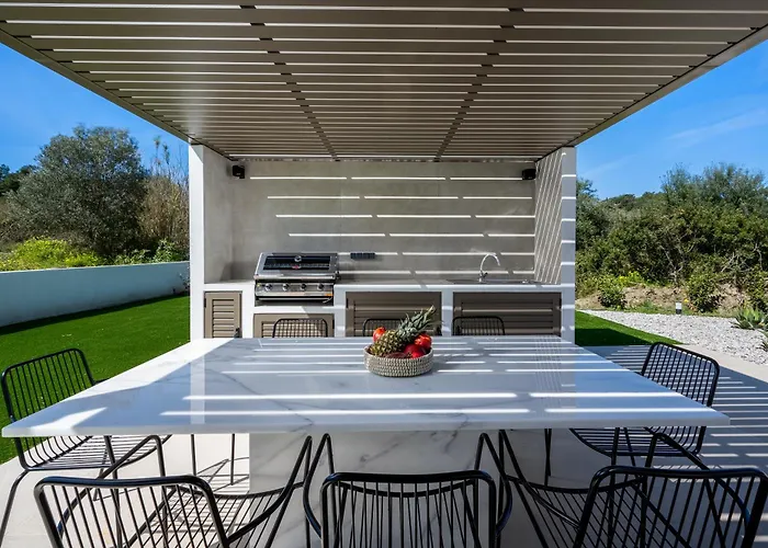 Casa Yiava * إياليسوس